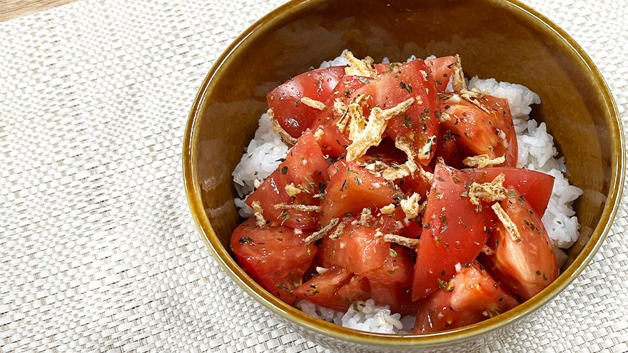 トマトが主役丼