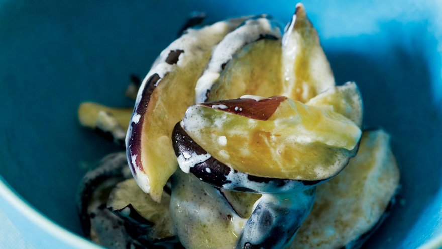 塩もみなすのヨーグルトあえ