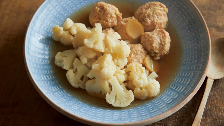 カリフラワーと肉だんごのサッと煮