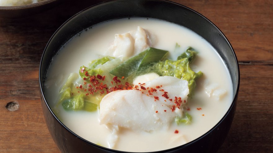 たらと白菜のバターみそ汁