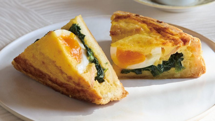 ゆで卵とサーモンのパンキッシュ