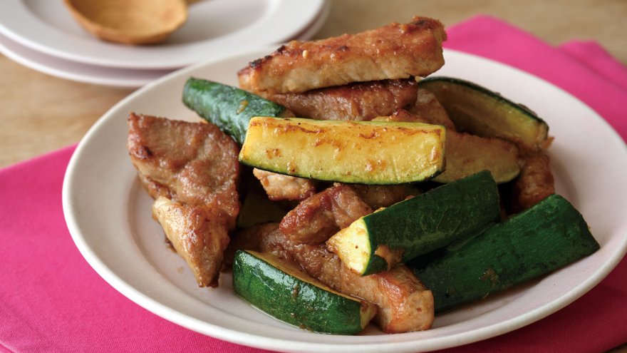 豚肉とズッキーニの塩にんにく炒め
