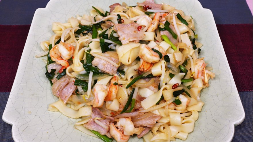 食べタイきしめんパッタイ