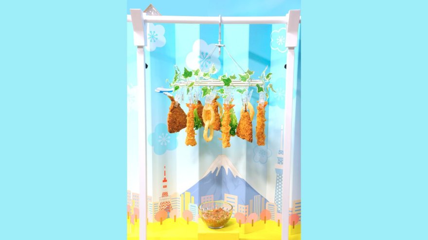 宙づりフライとスパイシーソース