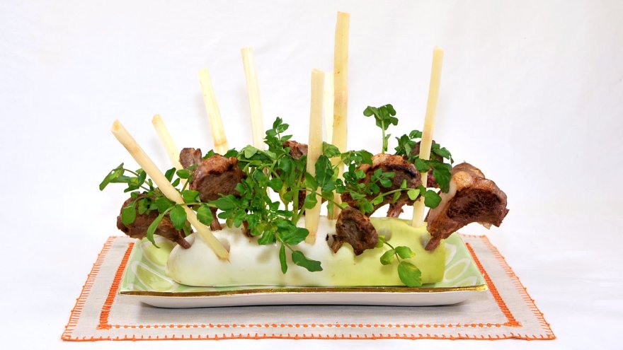 羊のヒツジゅ品＆サトウキビのシガシガ