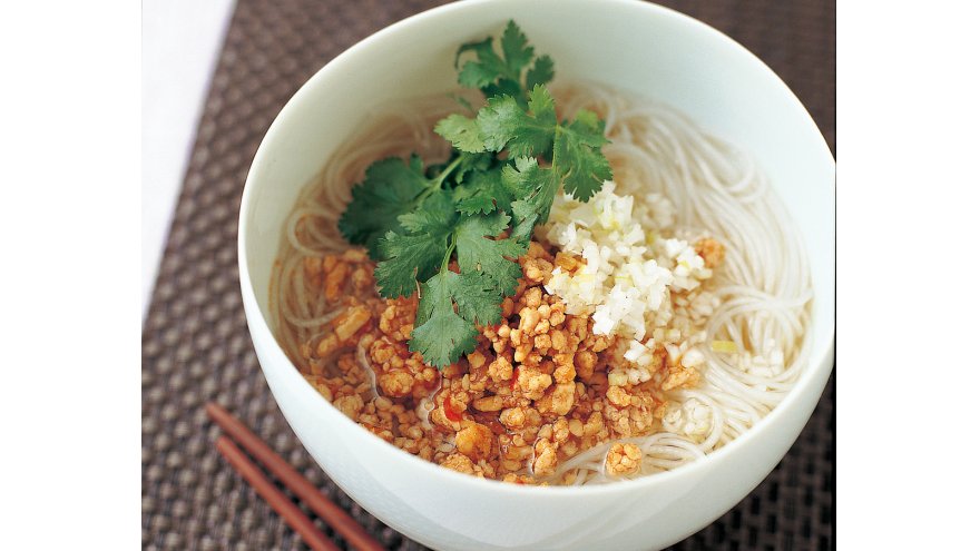 ピリ辛鶏そぼろの汁ビーフン