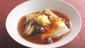 焼きもちのしょうがあんかけ