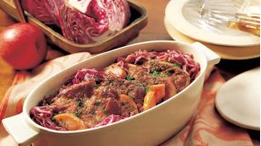 紫キャベツと豚肉の蒸し煮