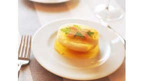 ポーチドエッグのゼリー寄せ