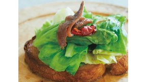 春キャベツとアンチョビのオープンサンド