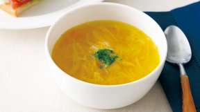 せん切り野菜のスープ