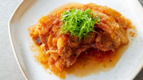 梅風味のカリカリ酢豚