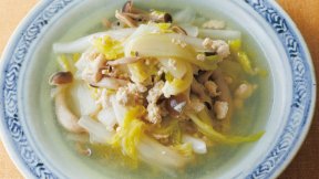 白菜と鶏ひき肉の煮込み