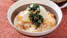 桜えびのご飯 にらじょうゆがけ