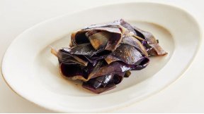 なすの皮のさんしょう炒め