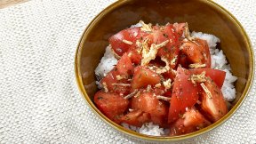 トマトが主役丼