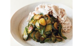 きゅうりの甘辛漬けと豚しゃぶのサラダ