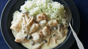 鶏もも肉としめじのマスタードクリーム煮