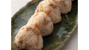 かしわめしのおむすび