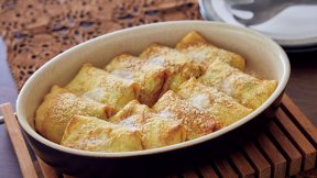 シーフードのクレープ包み焼き