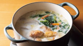 鶏とほうれんそうのミルク鍋