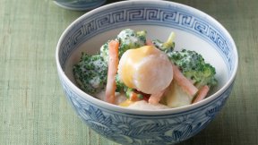 帆立てとブロッコリーのサワークリームみそあえ