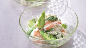 アスパラガスとかにかまのくずし豆腐あえ