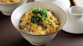 巻かないだし巻き丼