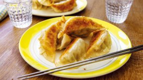 鶏塩レモンギョーザ