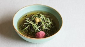 梅とひじきのしゃぼしゃぼサラダ