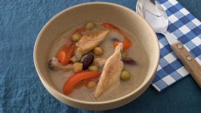 豆と鶏スペアリブのココナツミルクシチュー