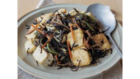 ひじきと豆腐の炒め物
