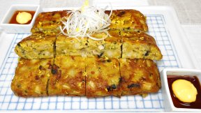 活気づくカキ焼き