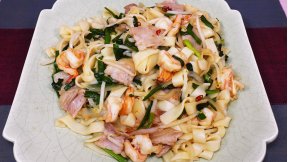 食べタイきしめんパッタイ