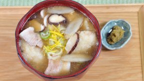 里芋のもちもち団子汁