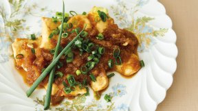 ふんわり鶏むね肉のたまねぎソース