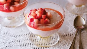 ダブルいちごのムースケーキ