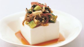 みょうがと芽かぶの冷ややっこ