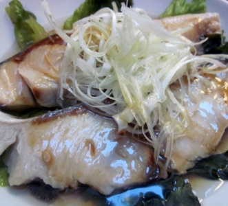 蒸し魚 ねぎ油がけ