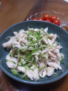 ささ身の酒蒸しサラダ 塩ごまだれ添え