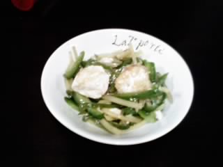 ピーマンとじゃがいもの塩味炒め