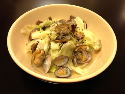 あさりと春キャベツのサッと蒸し