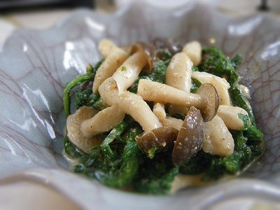 春菊としめじのごまポンあえ