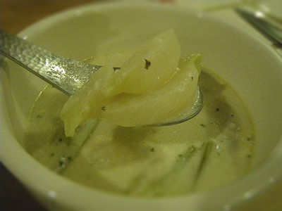 かぶとかぶの葉のコーンミルクスープ