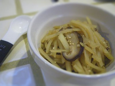 じゃがいもとしいたけのきんぴら