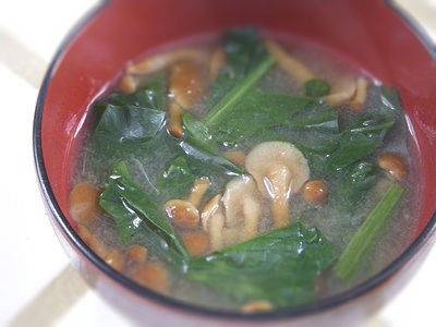 ほうれんそうとなめこのみそ汁