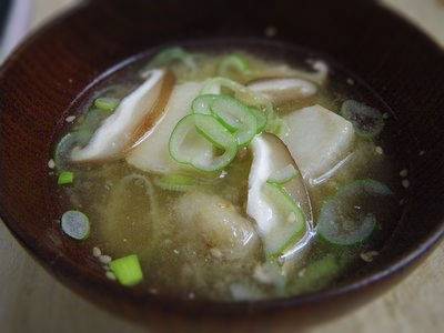 里芋のごまみそ汁