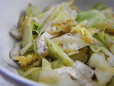 キャベツと厚揚げのピリ辛炒め