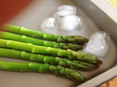 グリーンアスパラガスのゆで方