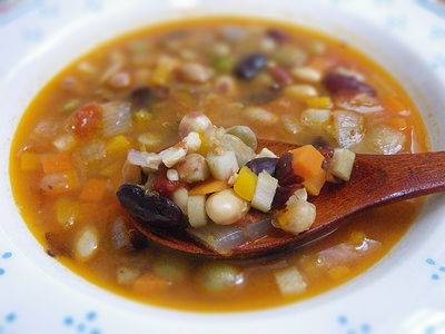 たっぷり野菜と豆のスープ
